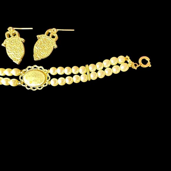 Vintage Victorian Style Floral Faux Pearl Bracelet W/ Matching Earrings - Picture 15 of 15